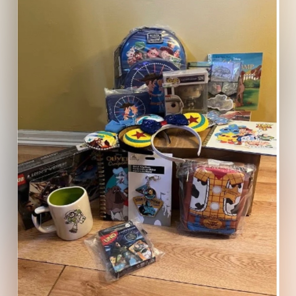 Disney toy story bundle box